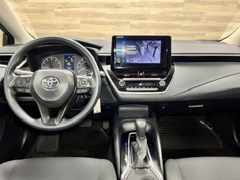 Used 2024 Toyota Corolla LE FWD image 2