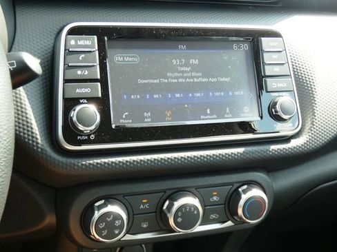 New 2025 Nissan Kicks Play S image 13