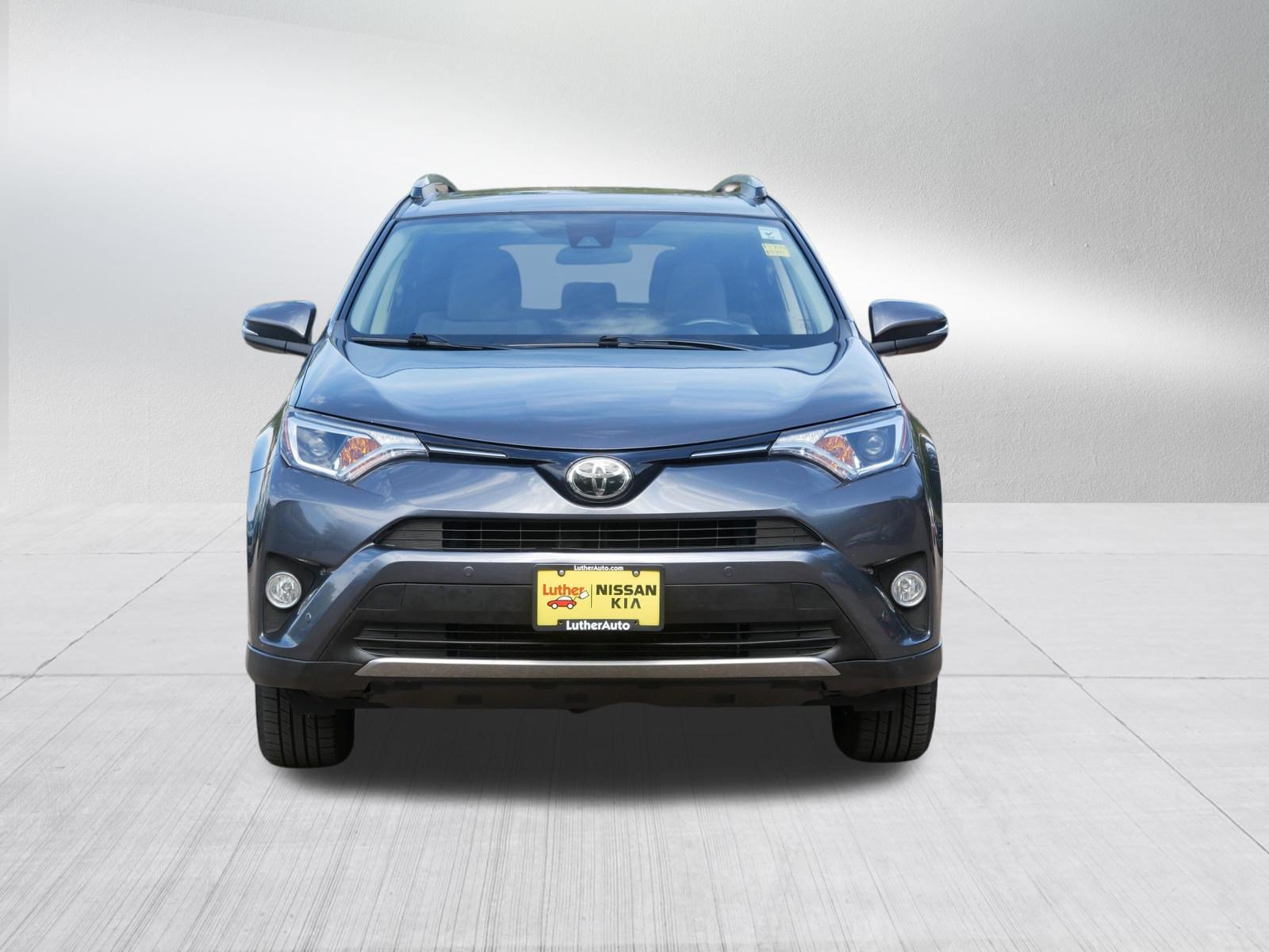 Used 2018 Toyota RAV4 XLE FWD image 2