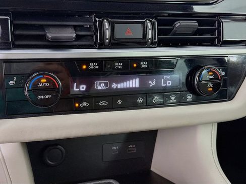 Used 2022 Nissan Pathfinder SV w/ Cargo Package AWD/4WD image 19