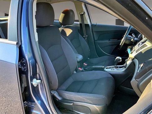 Used 2014 Chevrolet Cruze LT image 25