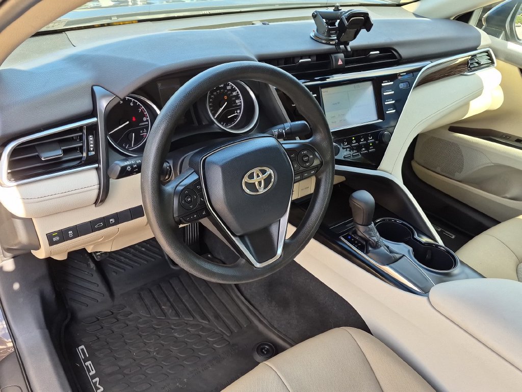 Used 2018 Toyota Camry LE w/ Convenience Package FWD image 18