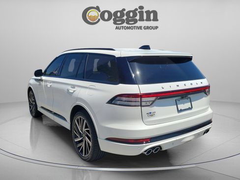 Used 2025 Lincoln Aviator Black Label w/ Jet Appearance Package AWD/4WD image 2