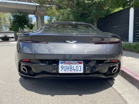 Used 2017 Aston Martin DB11 V12 RWD image 8