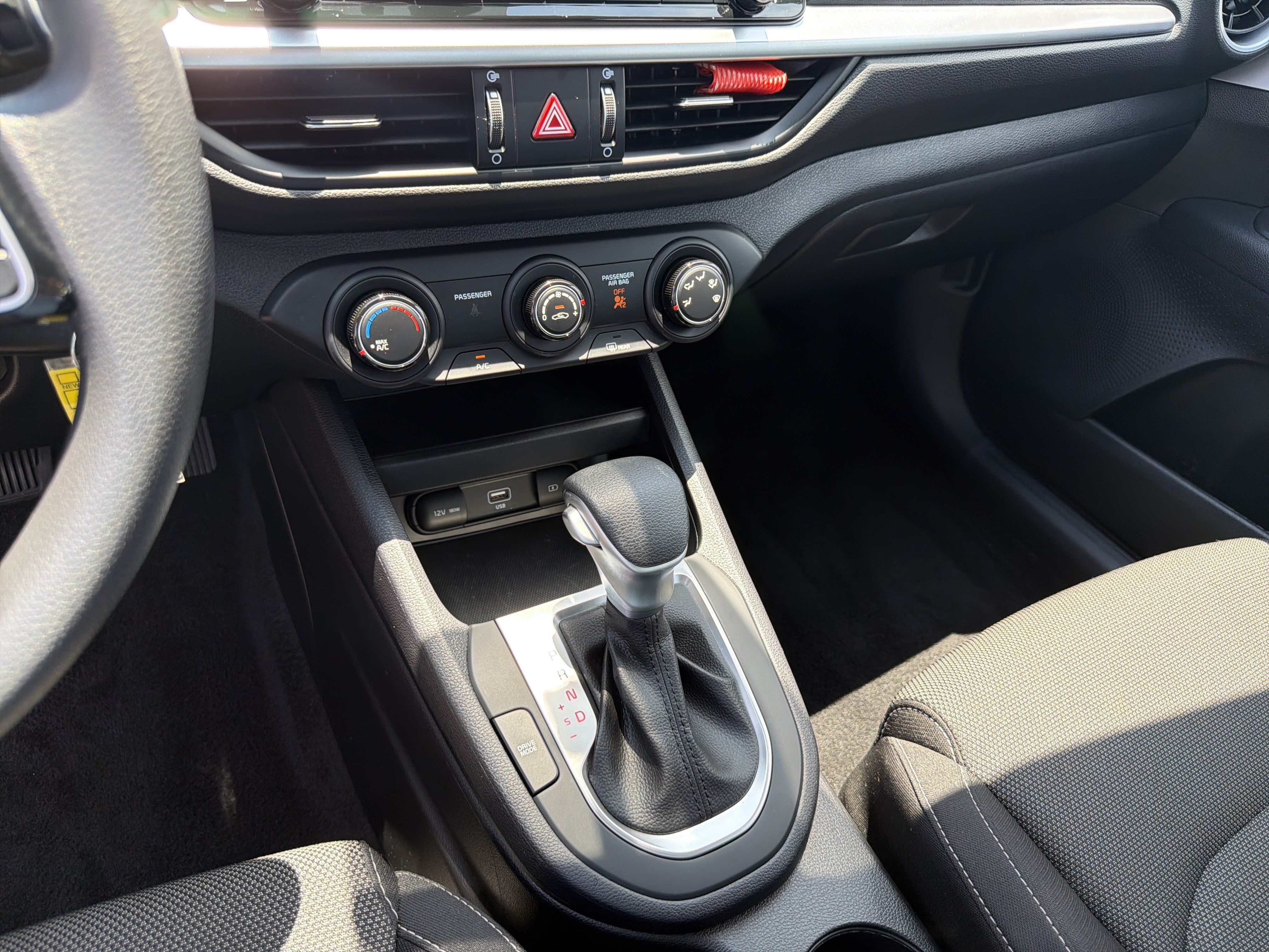 Certified 2024 Kia Forte LXS FWD image 30