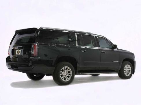 Used 2017 GMC Yukon XL SLT image 7