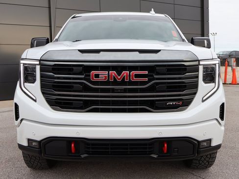 Used 2024 GMC Sierra 1500 AT4 w/ Technology Package image 7