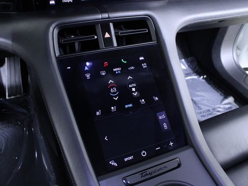 Used 2020 Porsche Taycan Turbo image 27