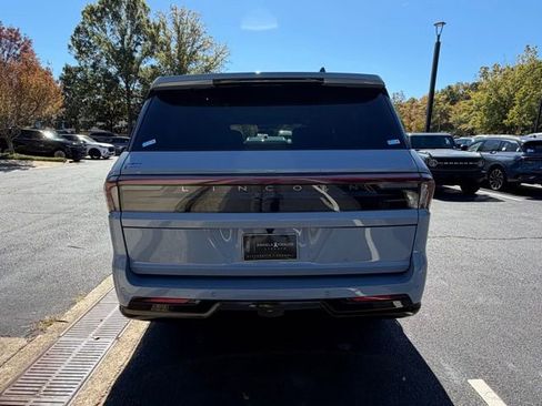 New 2025 Lincoln Navigator L Reserve w/ Jet Appearance Package image 8