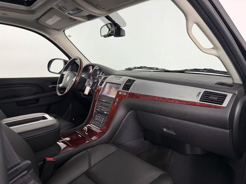 Used 2013 Cadillac Escalade EXT Premium AWD/4WD image 21