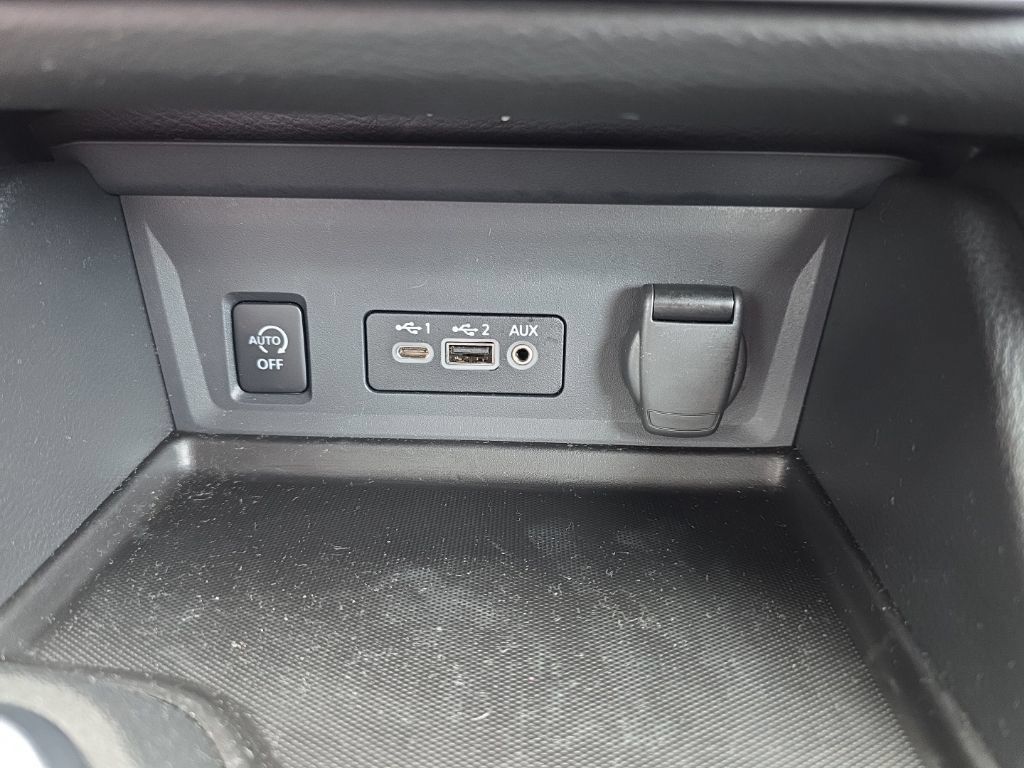 Used 2025 Nissan Sentra SV w/ Trunk Package FWD image 24
