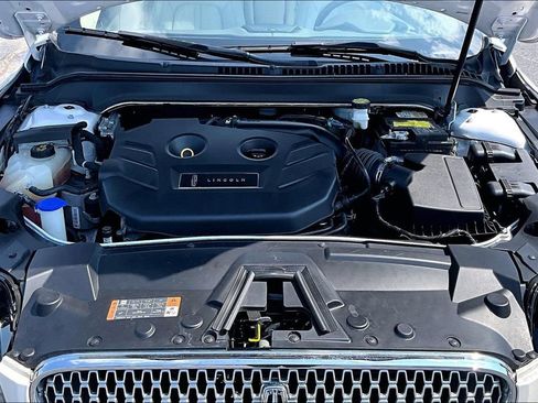 Used 2020 Lincoln MKZ w/ Convenience Package FWD image 30