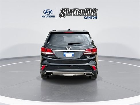 Used 2018 Hyundai Santa Fe Limited image 7