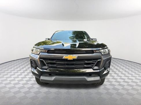 Used 2025 Chevrolet Colorado LT w/ Advanced Trailering Package AWD/4WD image 2