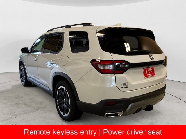 New 2026 Honda Pilot Touring image 3