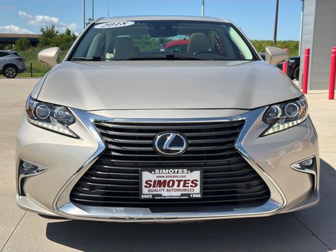Used 2018 Lexus ES 350 w/ Navigation System Package FWD image 3