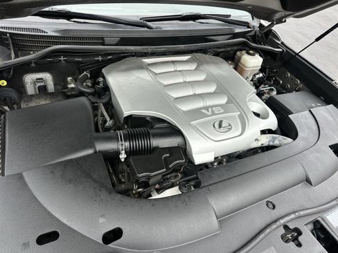 Used 2019 Lexus LX 570 4WD image 9