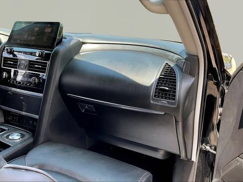 Used 2024 Nissan Armada SV RWD image 19
