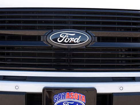 Certified 2025 Ford F150 Platinum AWD/4WD image 10