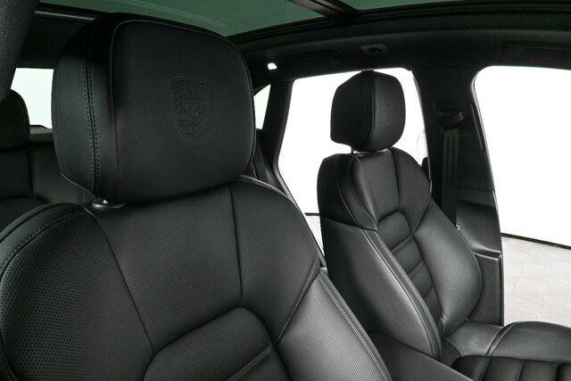 Certified 2026 Porsche Macan AWD/4WD image 24