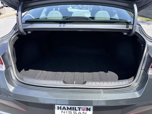 Used 2025 Hyundai Elantra SEL FWD image 27