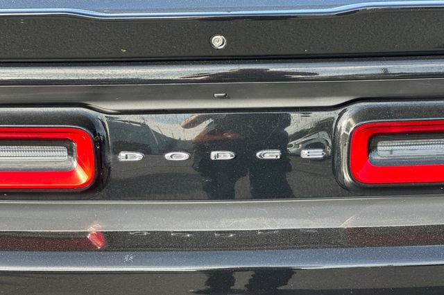Used 2018 Dodge Challenger SXT Plus RWD image 30