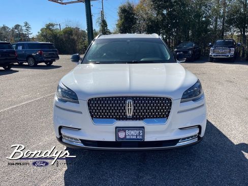 Used 2020 Lincoln Aviator Reserve w/ Elements Package Plus image 3