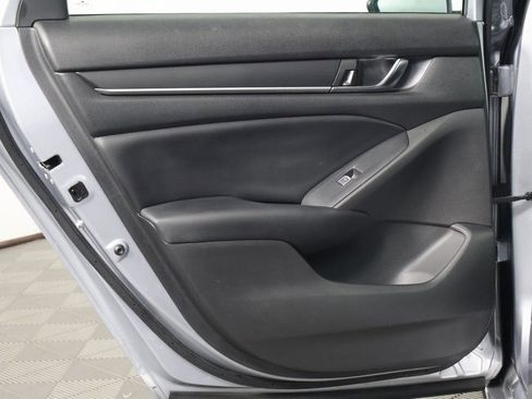 Used 2018 Honda Accord Sport image 13