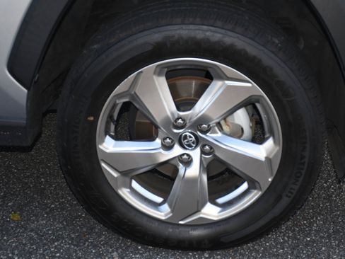 Used 2020 Toyota RAV4 Limited image 23