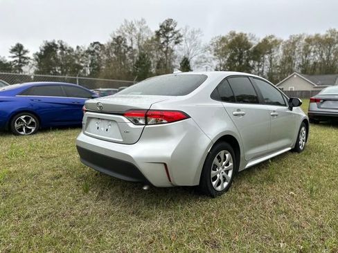 Used 2024 Toyota Corolla LE image 3