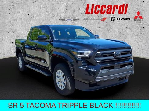 Used 2025 Toyota Tacoma SR5 AWD/4WD image 1