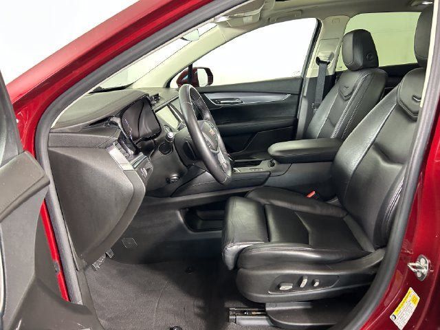 Used 2017 Cadillac XT5 Luxury AWD/4WD image 11