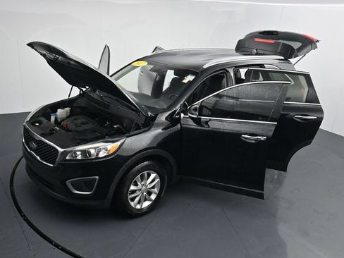 Used 2017 Kia Sorento FWD w/ LX Convenience Package image 45