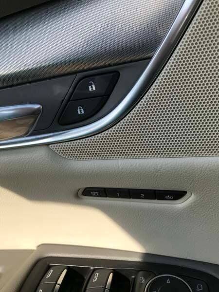Used 2017 Cadillac XT5 Premium Luxury w/ Driver Assist Package AWD/4WD image 9
