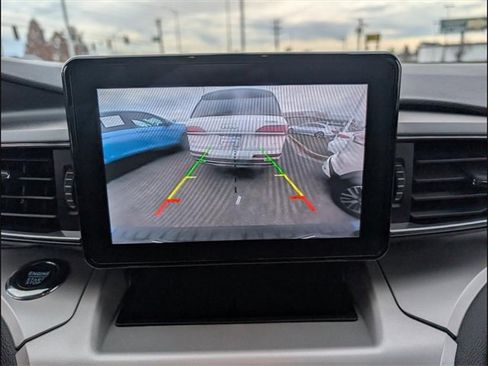 Used 2022 Ford Explorer XLT w/ Equipment Group 202A image 12