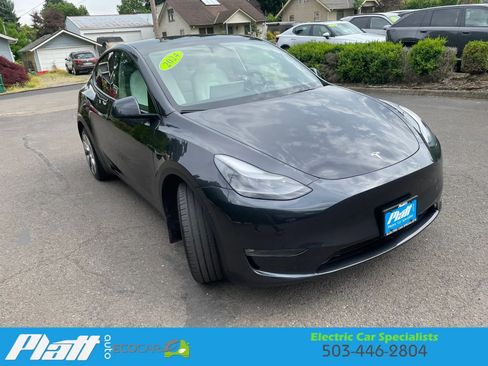 Used 2024 Tesla Model Y Long Range AWD/4WD image 17