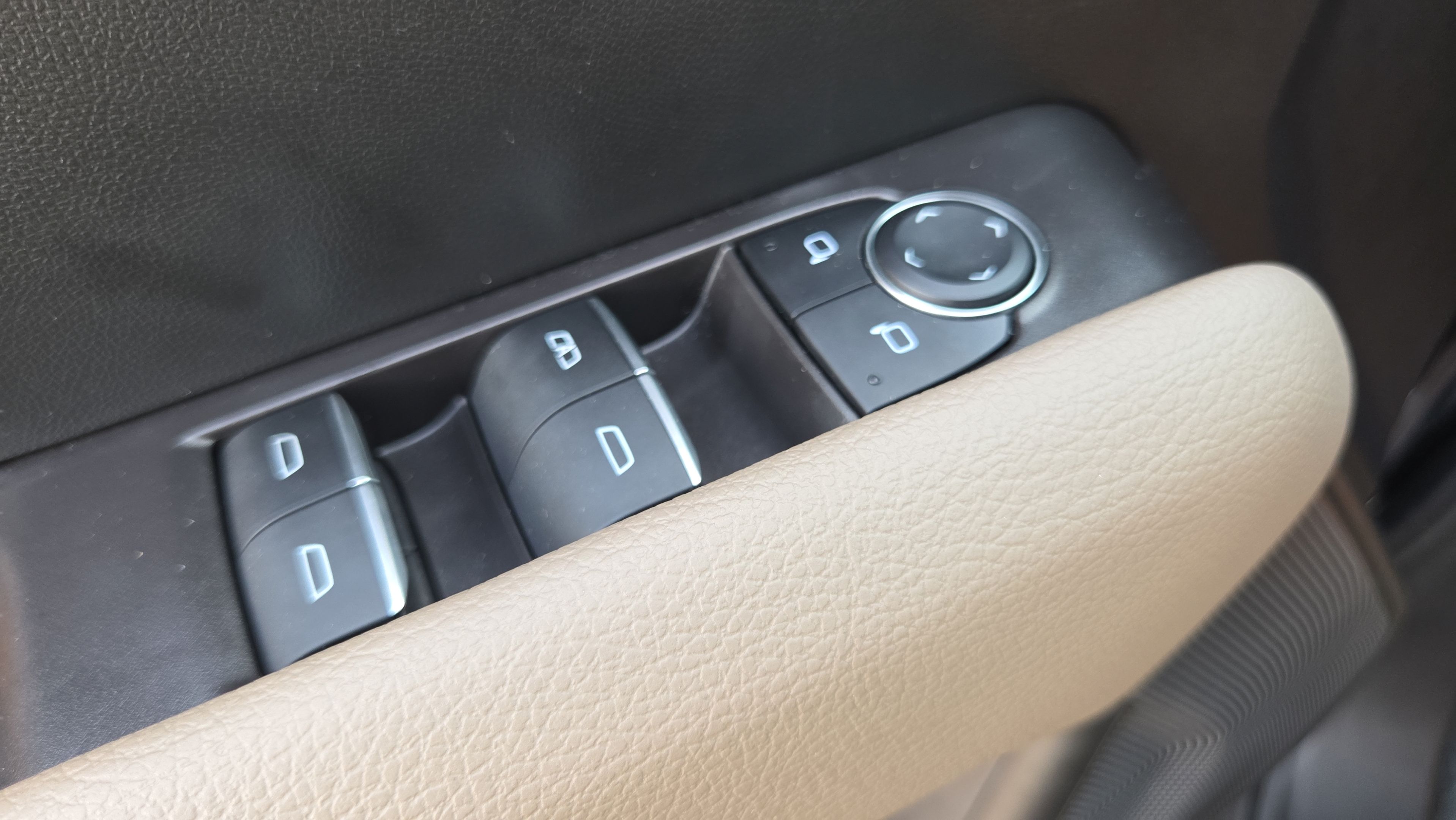 Certified 2024 GMC Canyon Denali AWD/4WD image 29