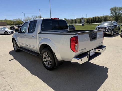 Used 2019 Nissan Frontier SL AWD/4WD image 3