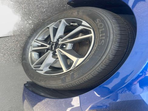 Certified 2023 Kia Forte LXS FWD image 4