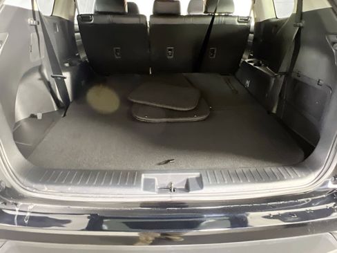 Used 2022 Toyota Highlander XLE image 25