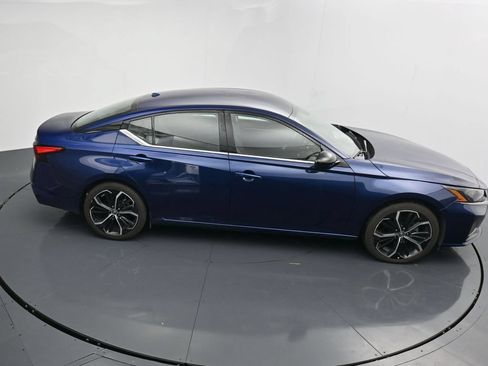 Used 2023 Nissan Altima 2.5 SR FWD image 57