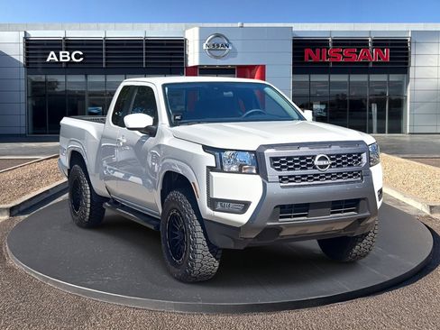 New 2025 Nissan Frontier SV w/ SV Convenience Package RWD image 3