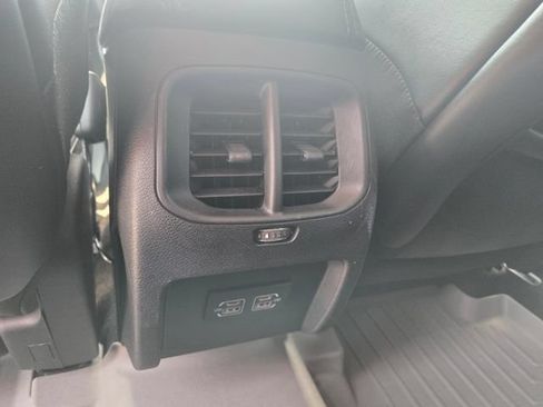 Used 2021 Jeep Cherokee Latitude Plus AWD/4WD image 23