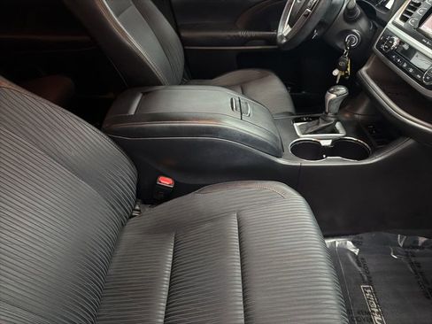 Used 2015 Toyota Highlander Plus image 34