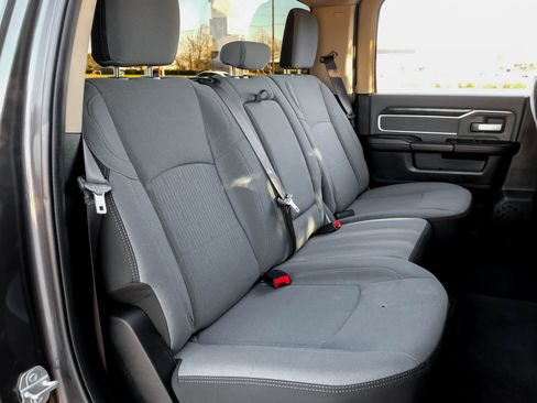 Used 2019 RAM 2500 Big Horn image 31