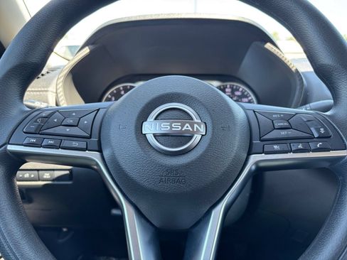 Used 2025 Nissan Sentra SV FWD image 25