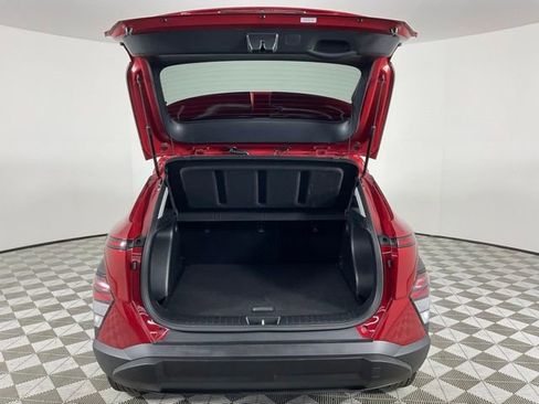 Used 2025 Hyundai Kona SEL FWD image 8
