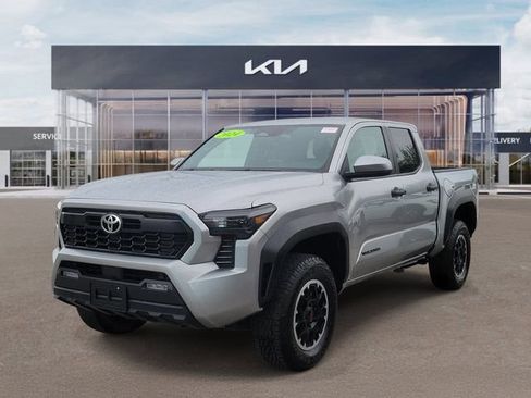 Used 2024 Toyota Tacoma TRD Off-Road AWD/4WD image 3