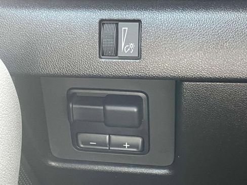 Used 2024 Chevrolet Colorado ZR2 w/ ZR2 Convenience Package III AWD/4WD image 18