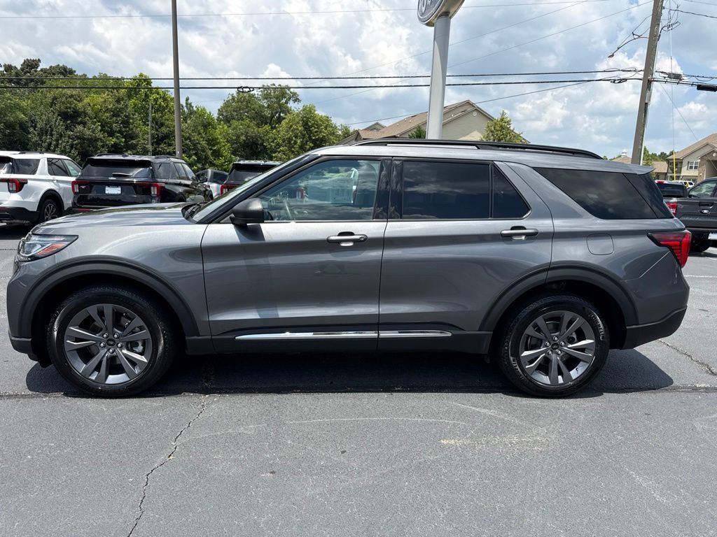Used 2025 Ford Explorer Active w/ Active Comfort Package AWD/4WD image 34